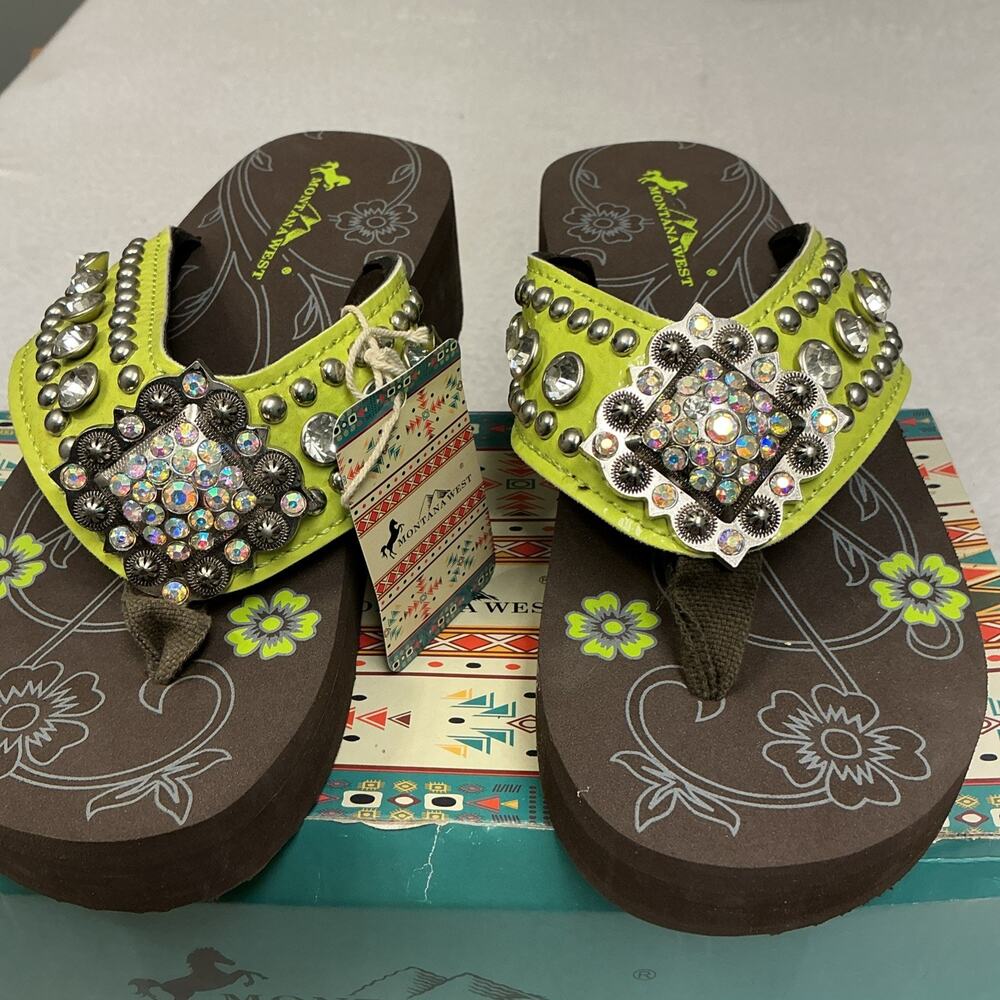 Montana West Women's Brown Flip Flops with Rhinestone Detail Size 7 NWT . 3431 - Picture 2 of 9